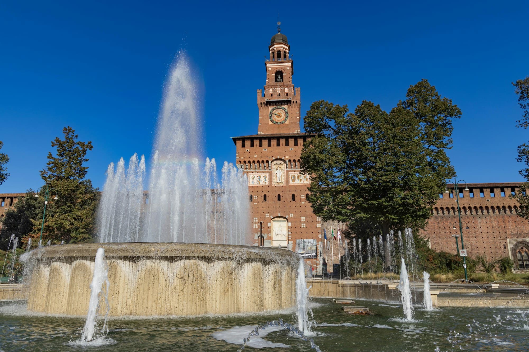 The fountain of Piazza Castello before the Filarete tower